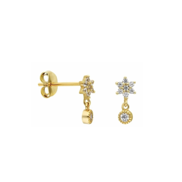 High-resolution image of Leny - gold - Embrace the glow of our Leny Earrings. It's a must-have for those who love to make a detailed statement. Details: Sterling silver 925 Ear Climber