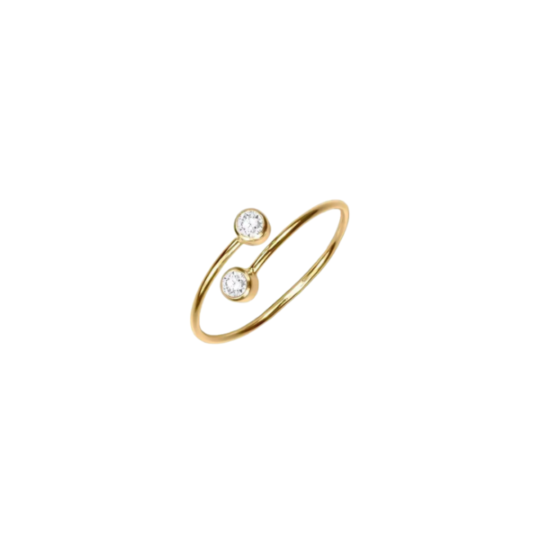 High-resolution image of Livie ring - gold - Stand out with our Caio Ring. Its intriguing design is sure to capture attention and compliments. Details: Sterling silver 925 Adjustable